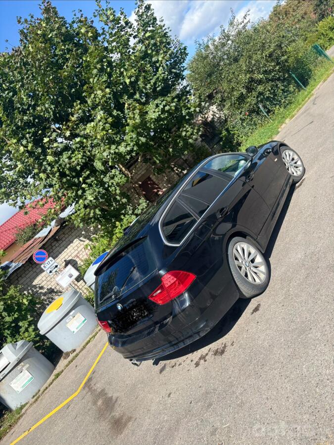 BMW 330 2010