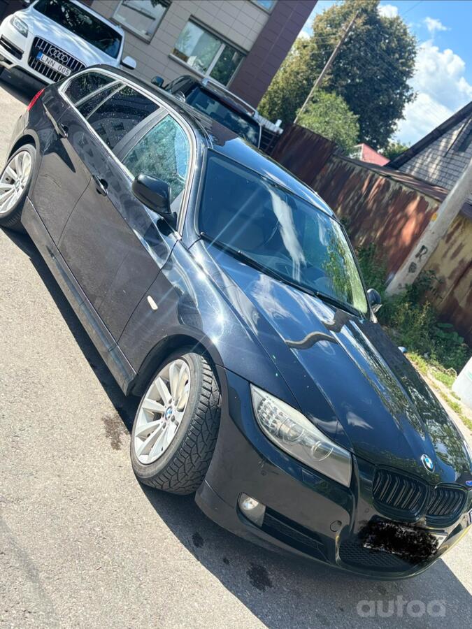 BMW 330 2010