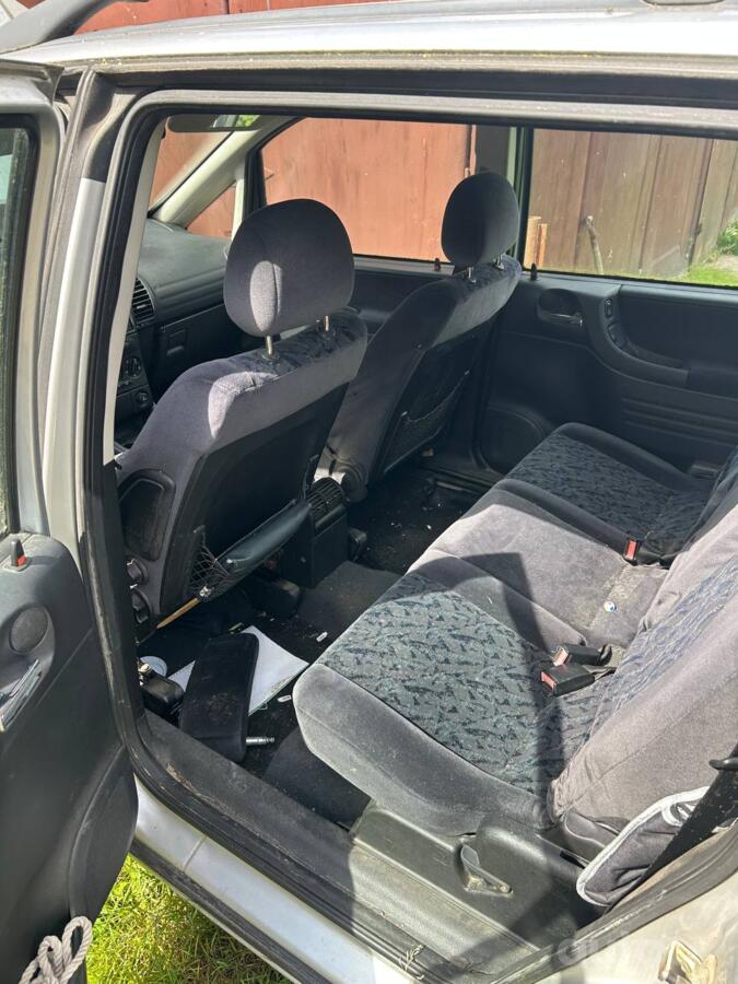 Opel Zafira A Minivan 5-doors