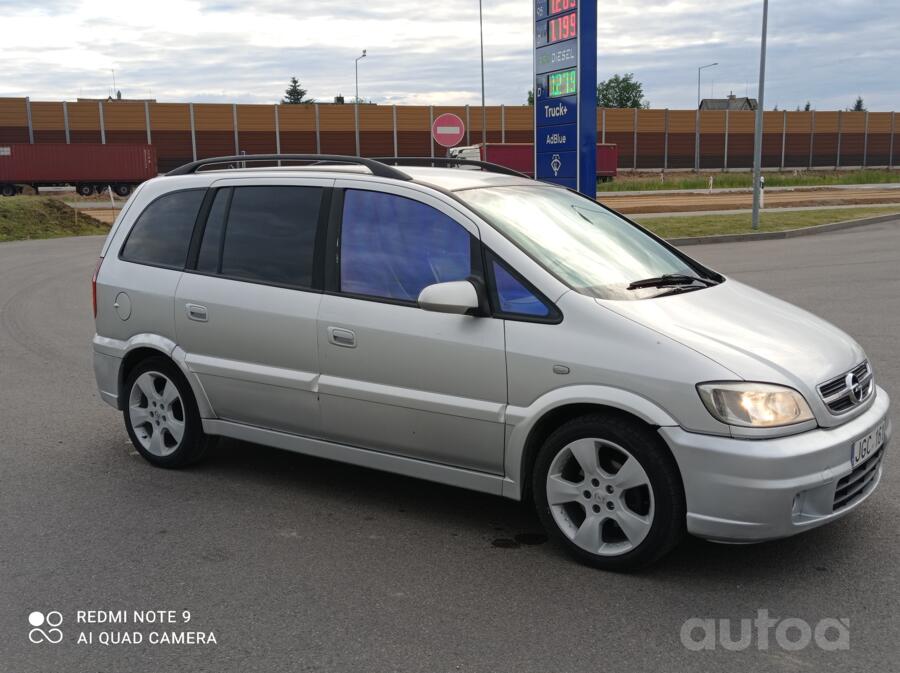 Opel Zafira OPC A [restyling]