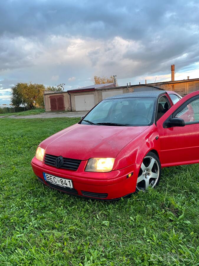 Volkswagen Jetta 4 generation Sedan