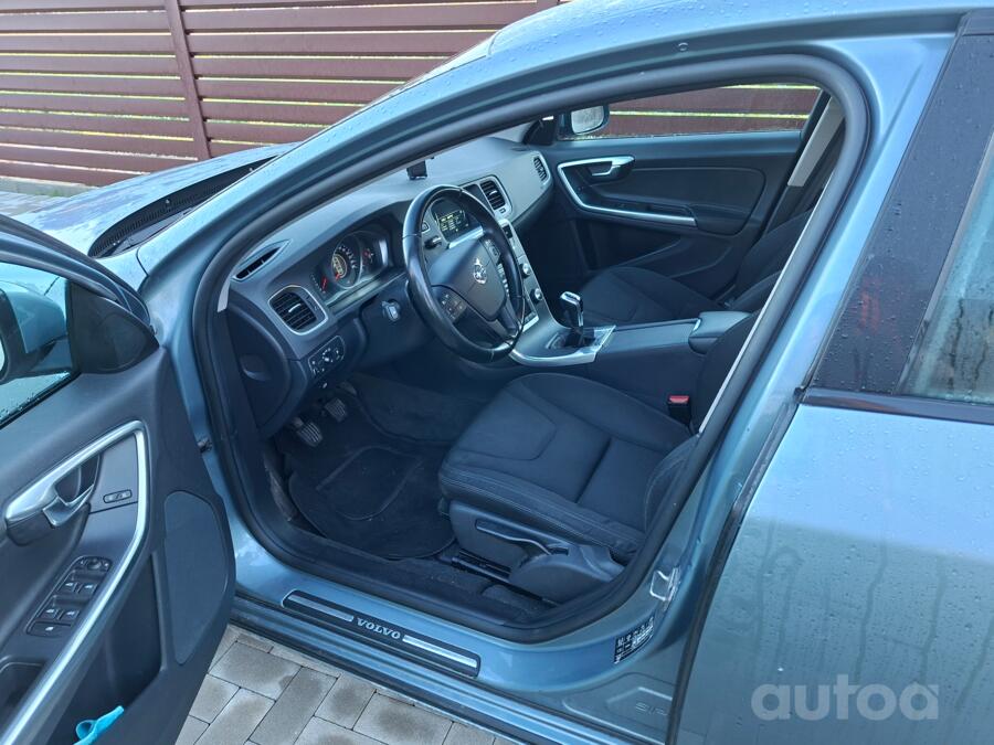 Volvo V60 1 generation [restyling] wagon 5-doors