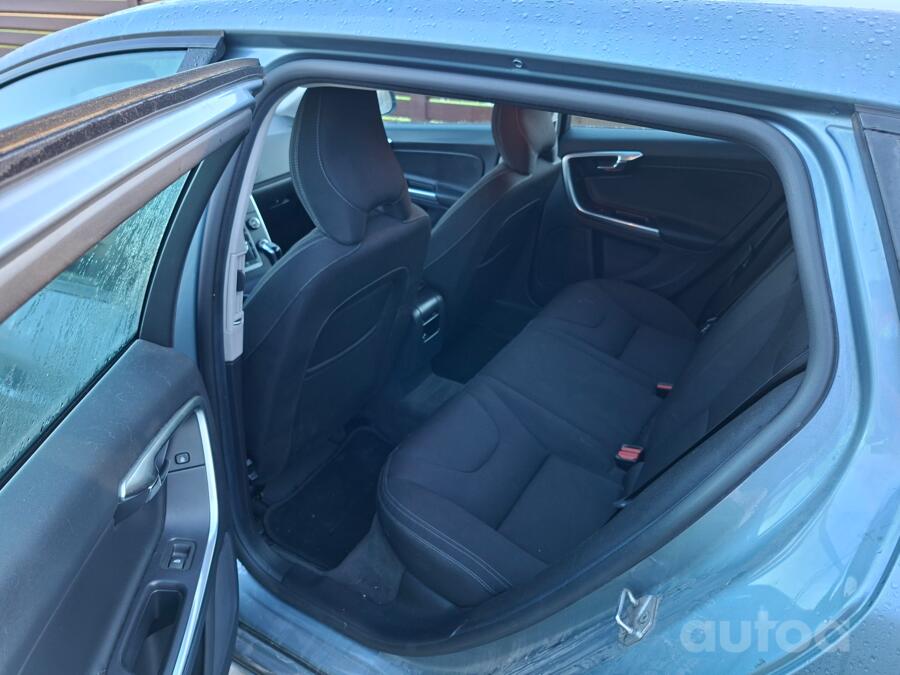 Volvo V60 1 generation [restyling] wagon 5-doors