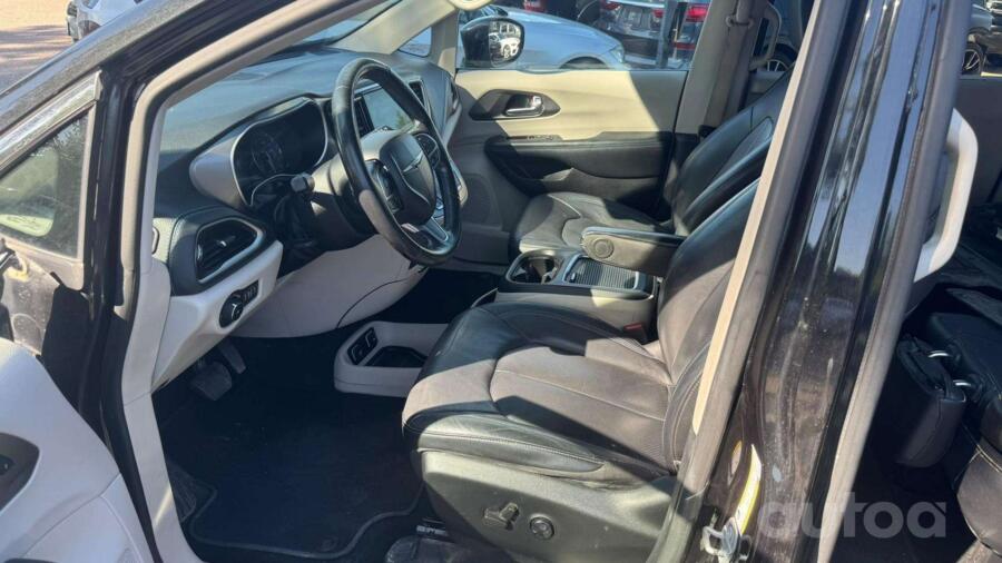 Chrysler Pacifica 2 generation Minivan