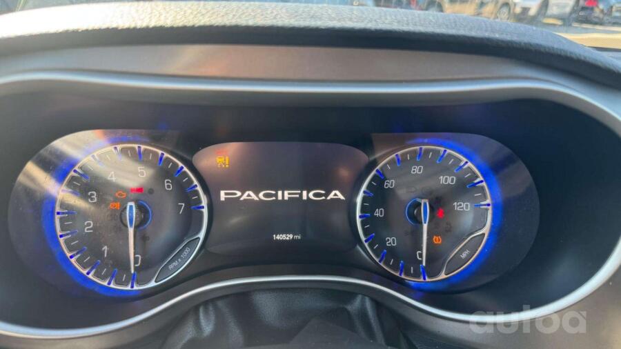 Chrysler Pacifica 2 generation Minivan