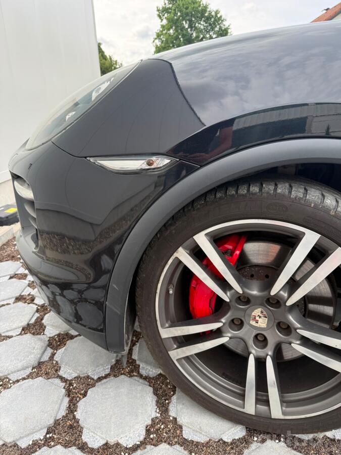 Porsche Cayenne 958 Crossover