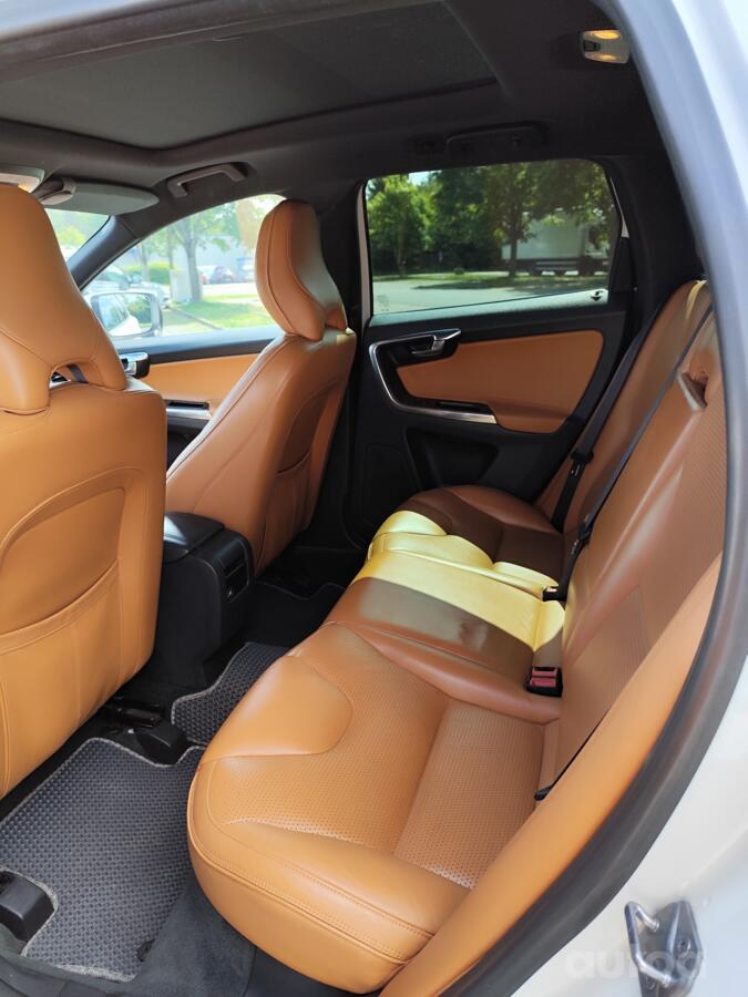 Volvo XC60 1 generation [restyling] Crossover