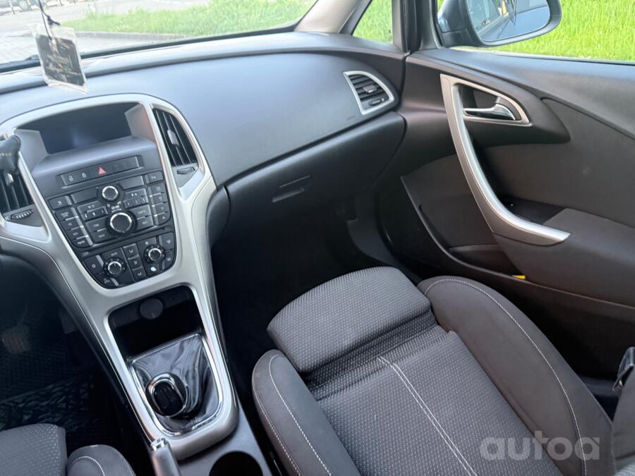 Opel Astra J Hatchback 5-doors