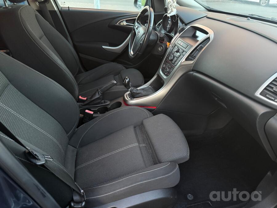 Opel Astra J Hatchback 5-doors