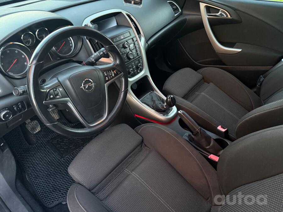 Opel Astra J Hatchback 5-doors