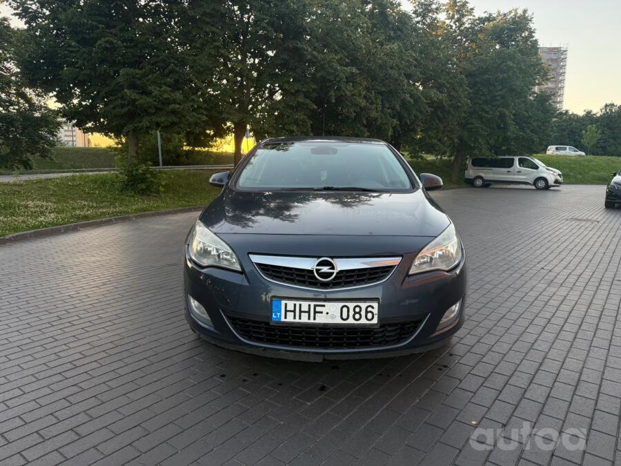 Opel Astra J Hatchback 5-doors