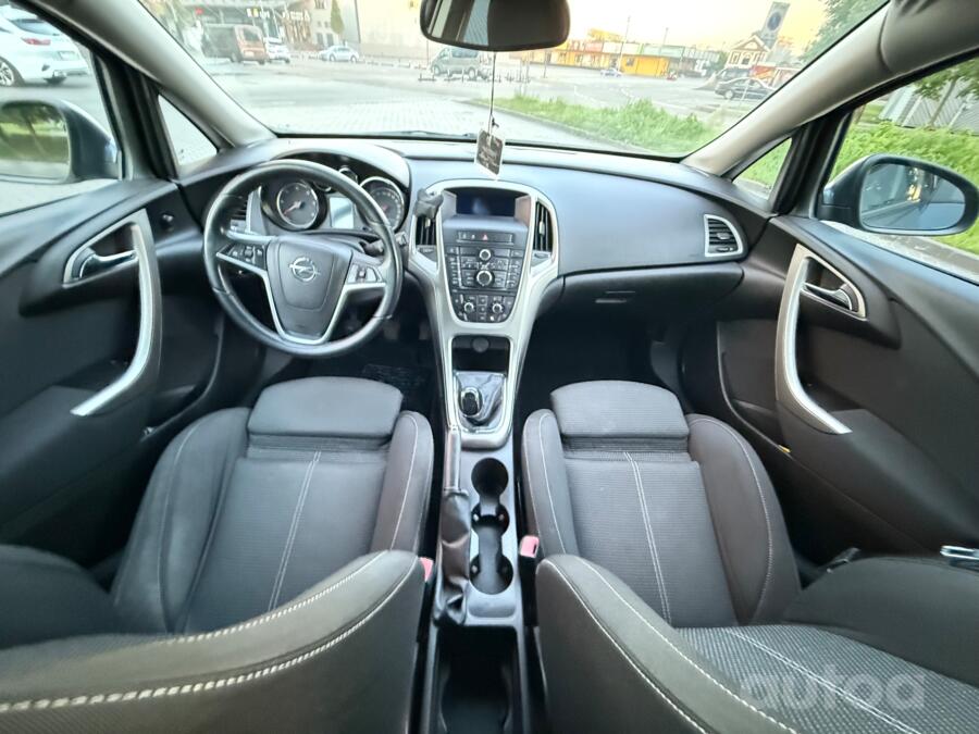 Opel Astra J Hatchback 5-doors