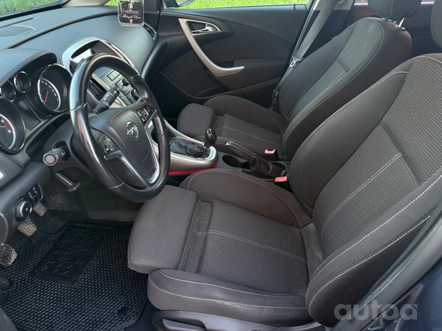 Opel Astra J Hatchback 5-doors