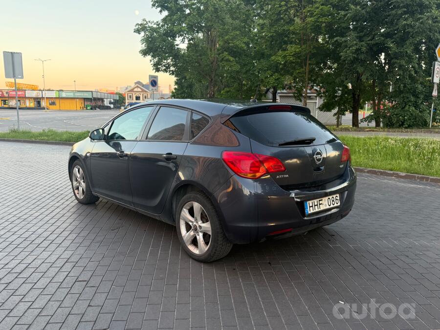 Opel Astra J Hatchback 5-doors