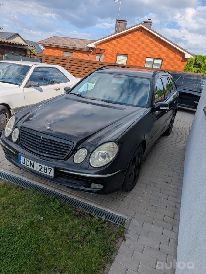 Mercedes-Benz E-Class W211 Sedan