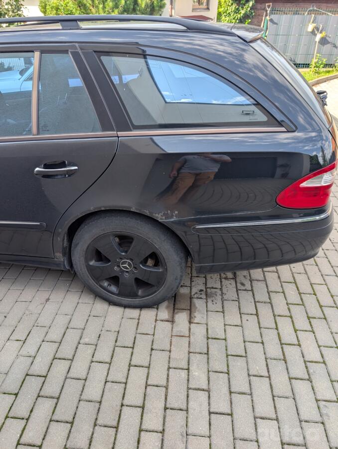 Mercedes-Benz E-Class W211 Sedan