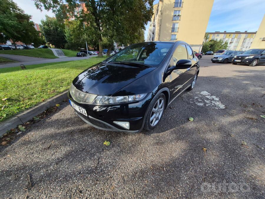 Honda Civic 8 generation Hatchback 5-doors