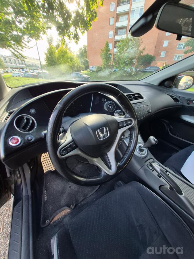 Honda Civic 8 generation Hatchback 5-doors