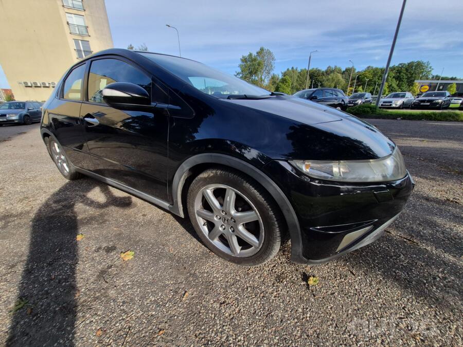 Honda Civic 8 generation Hatchback 5-doors