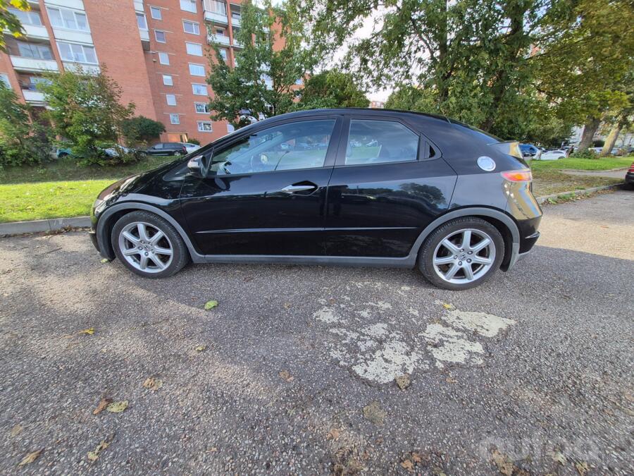 Honda Civic 8 generation Hatchback 5-doors