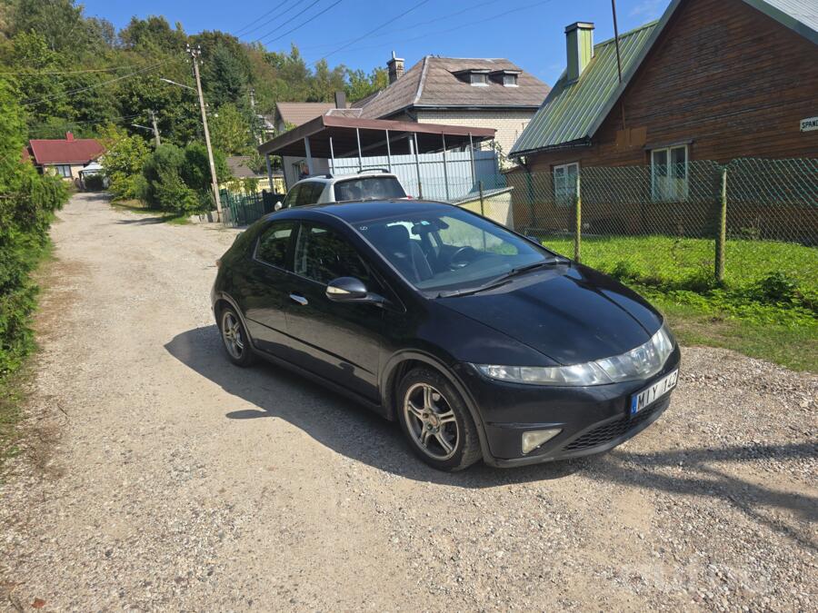 Honda Civic 8 generation Hatchback 5-doors