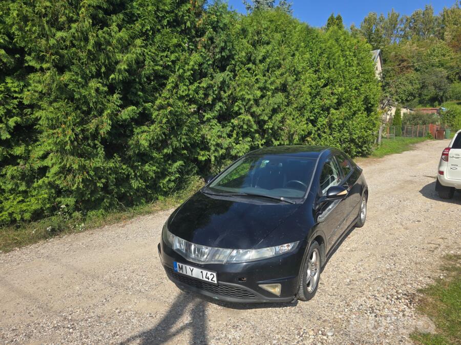 Honda Civic 8 generation Hatchback 5-doors
