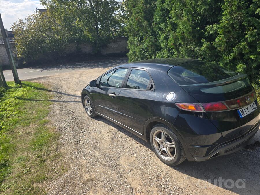 Honda Civic 8 generation Hatchback 5-doors