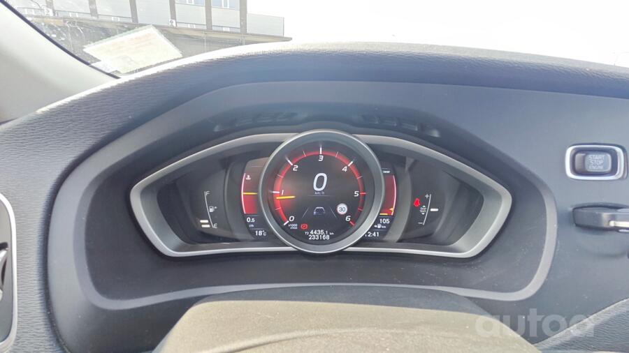 Volvo V40 2 generation Hatchback 5-doors