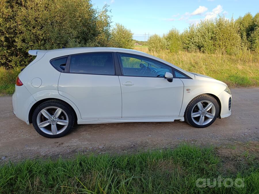SEAT Leon 2 generation Hatchback 5-doors