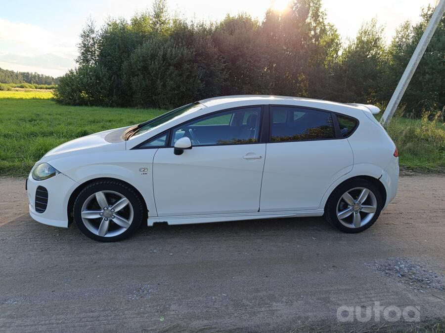 SEAT Leon 2 generation Hatchback 5-doors