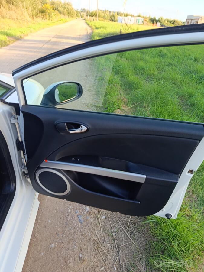 SEAT Leon 2 generation Hatchback 5-doors