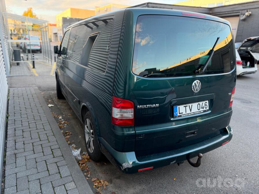 Volkswagen Multivan T5 Minivan