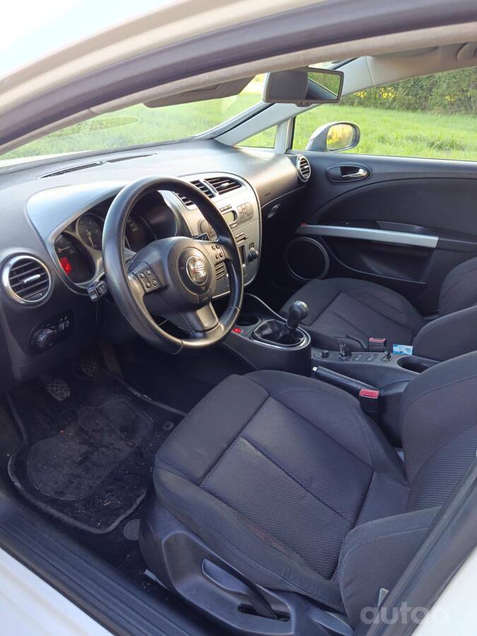 SEAT Leon 2 generation Hatchback 5-doors