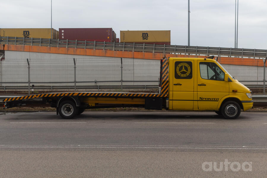 Mercedes-Benz Sprinter First generation