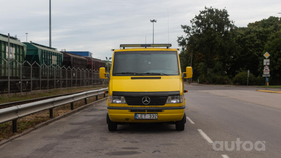 Mercedes-Benz Sprinter First generation