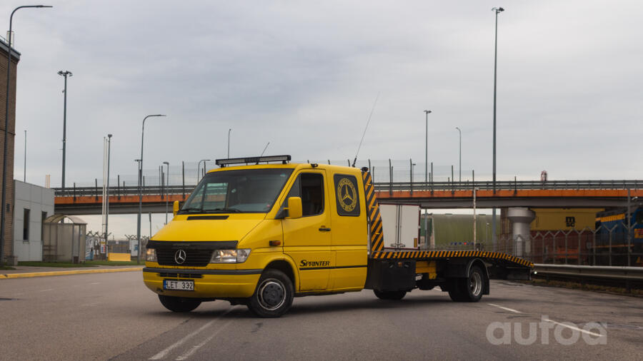 Mercedes-Benz Sprinter First generation
