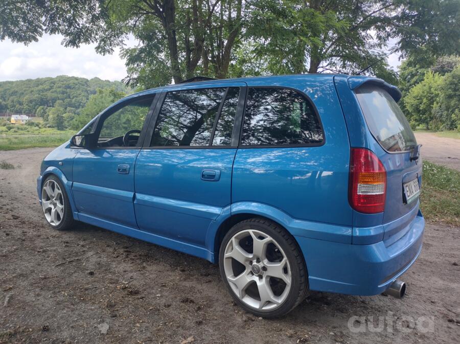 Opel Zafira OPC A [restyling]