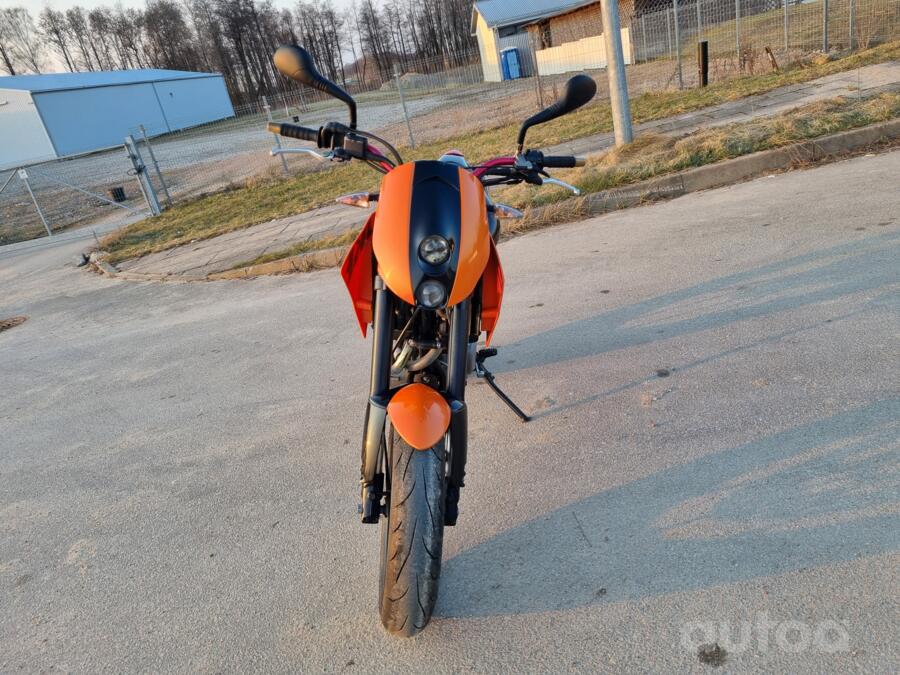 KTM Duke