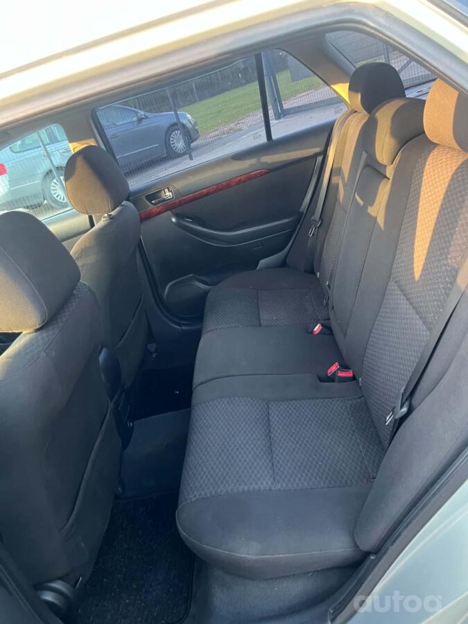 Toyota Avensis 2 generation wagon