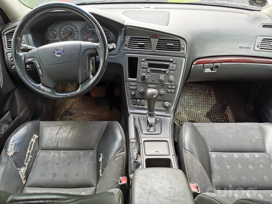Volvo V70 2 generation wagon