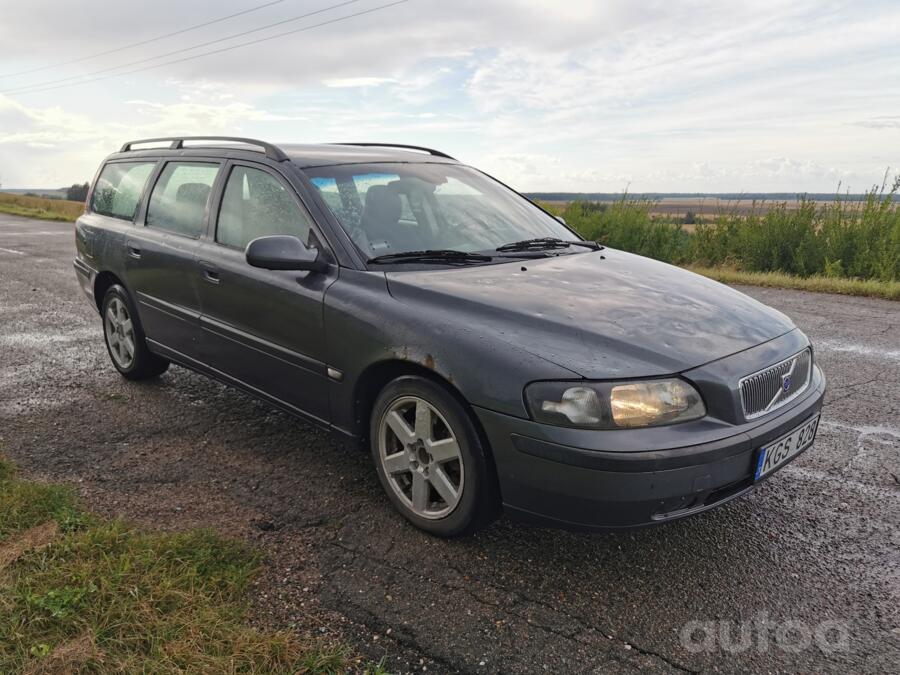 Volvo V70 2 generation wagon