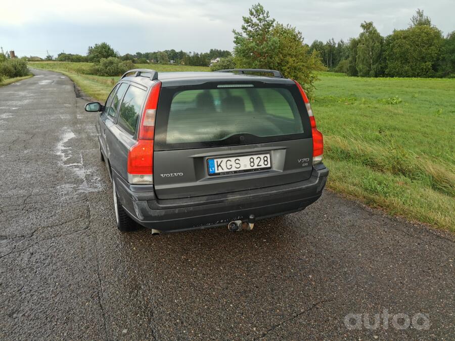 Volvo V70 2 generation wagon