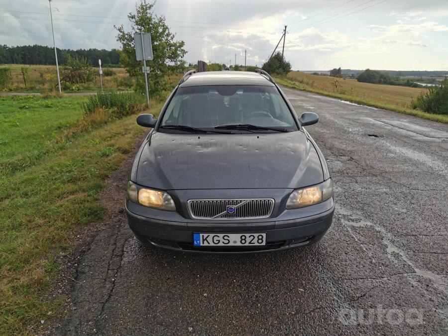 Volvo V70 2 generation wagon
