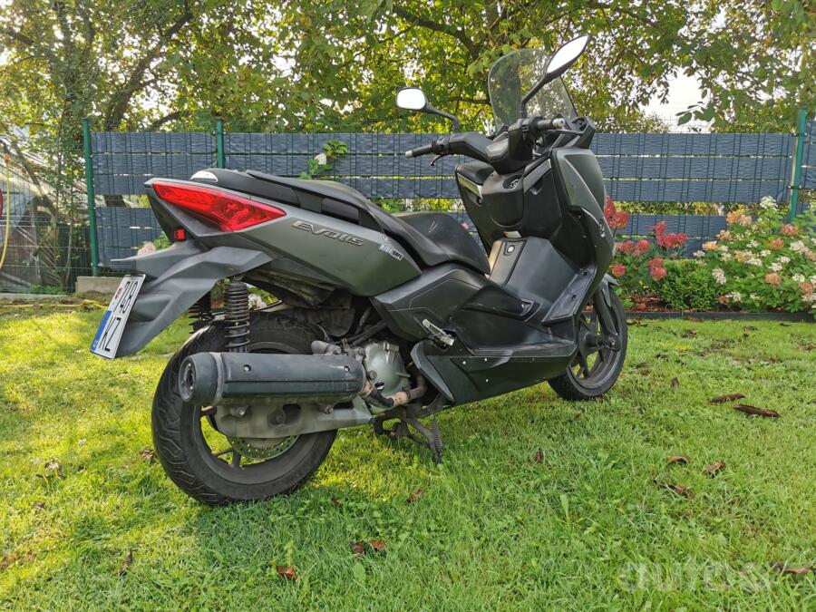Yamaha X-MAX