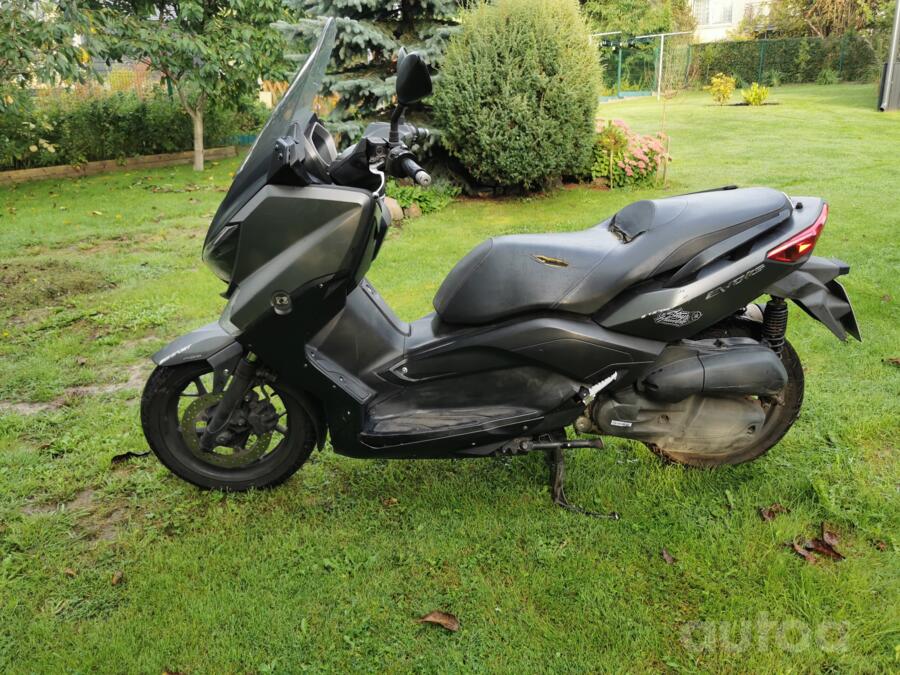 Yamaha X-MAX