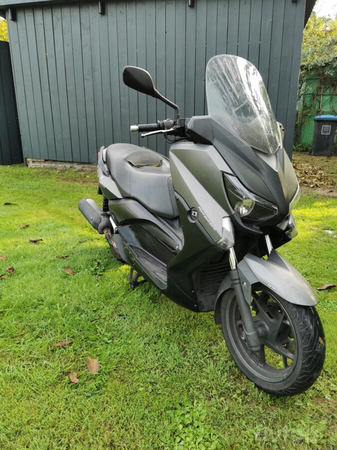 Yamaha X-MAX