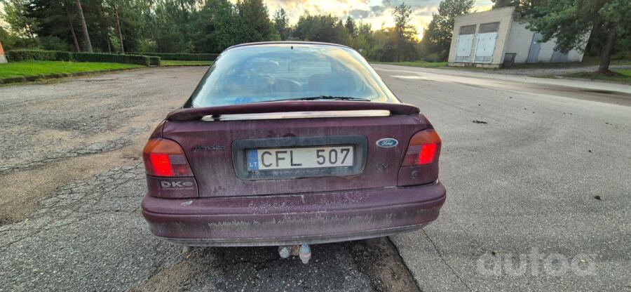 Ford Mondeo 1 generation Sedan