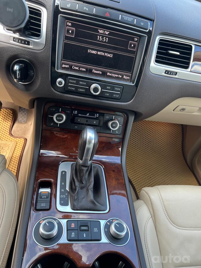 Volkswagen Touareg 2 generation [restyling] Crossover