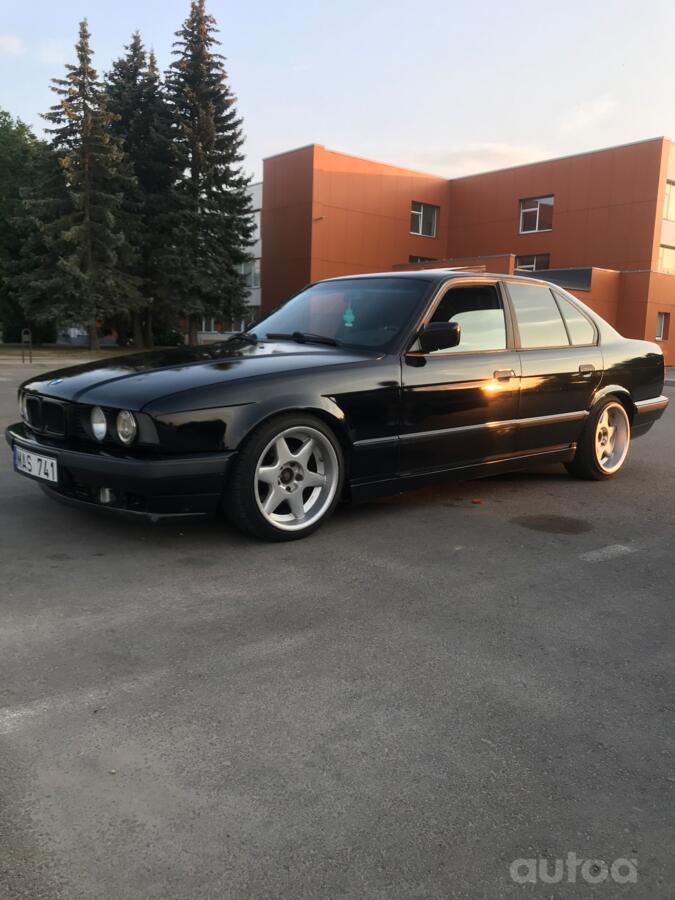 BMW 5 Series E34 Sedan