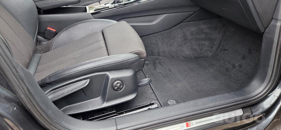 Audi A4 B9 Avant wagon 5-doors